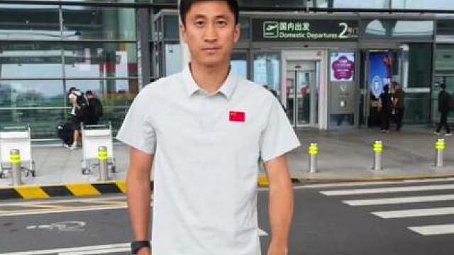当自己班的学生没有一个及格的时候 他会严厉审判所有试卷