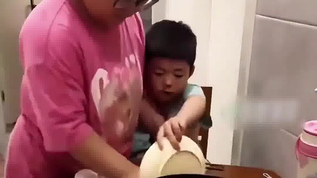 儿子每次吃饭都要这样做,妈妈心力交瘁