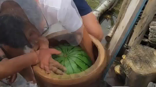 拿来塑料袋那人挺聪明
