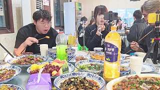 強迫吐食懲罰引發(fā)直播間轟動