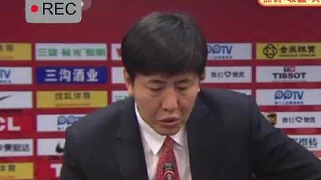 回顾CBA大牌外援对决 jr史密斯vs钱德勒 当年丁伟指导的赛后采访 放在如今总决赛g2显得格外贴切 希望g3广厦男篮能够有更多球员站出来啊 单靠一个神奇的外援巴里布朗 是没有办法赢得比赛的。