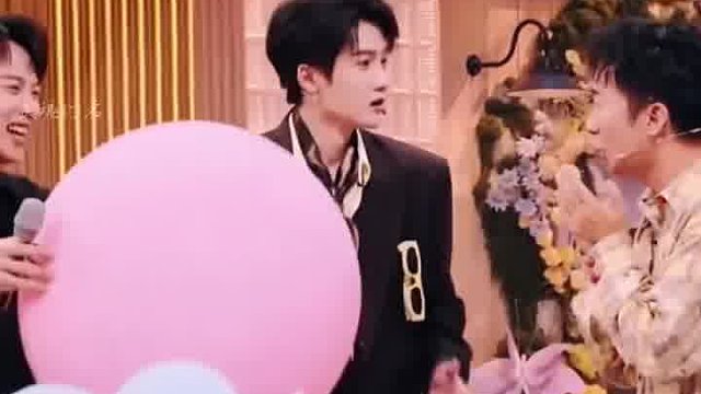 檀健次 你们私底下都瞒着我做了什么？！