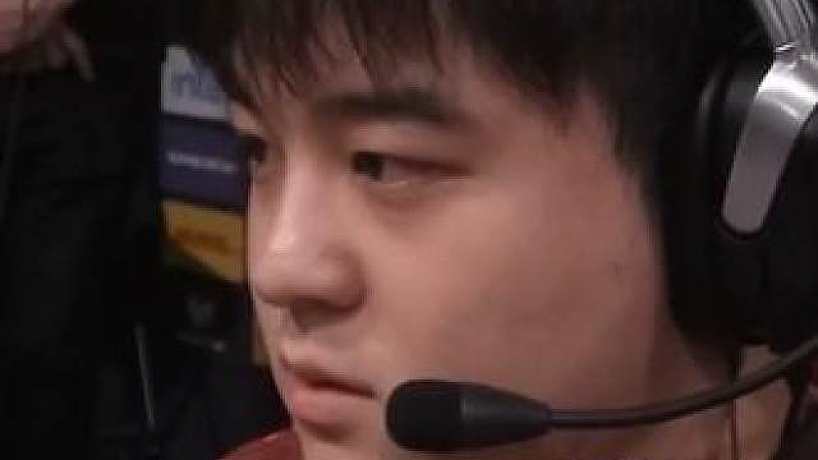 Jee包點開轉(zhuǎn)殺四剩一！可惜對面不是Jee啊！