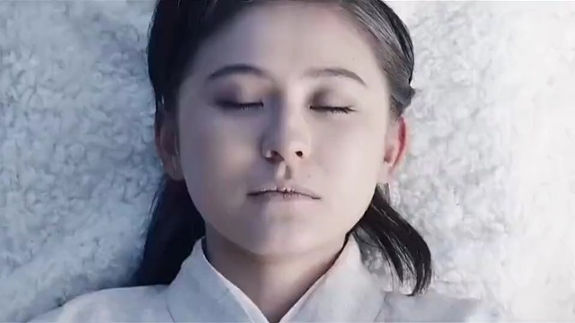 妻子被当众羞辱自尽，丈夫称王霸气为妻子复仇