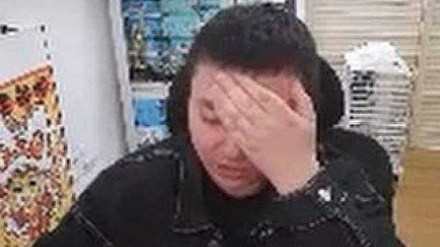 忍住别笑得那么大声 我在憋笑挑战中获得了0s的好成绩，你也来试试把
素材来源玩家投稿，也欢迎大家通