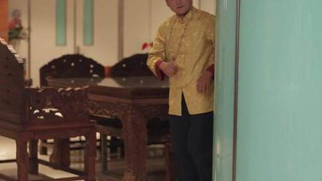 神瞳初现识破老板娘春光，李凡惊喜觉醒超能力，命运齿轮开始转动