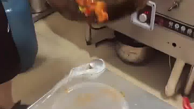 你们说这厨师还能用吗