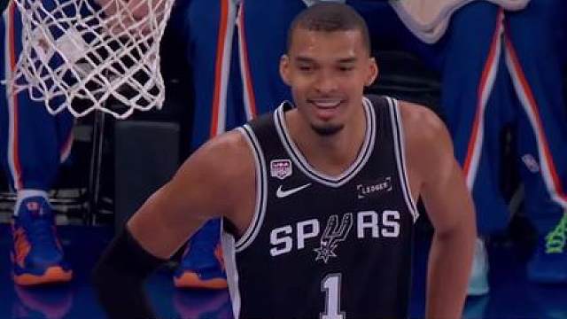 NBA总决赛马刺vs尼克斯G3，今天马刺做出防守改变，又回到第一场防布伦森的方式！