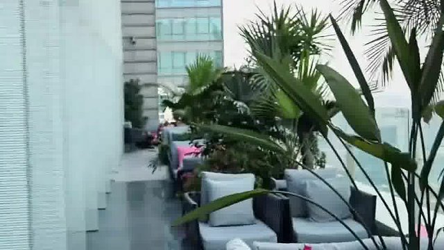 镜中窥人