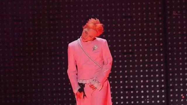期待权志龙带领BIGBANG二十周年世巡，希望一切顺利圆满。 ​​​