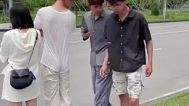 好心帮你，你还不领情，只能帮你放回去了！