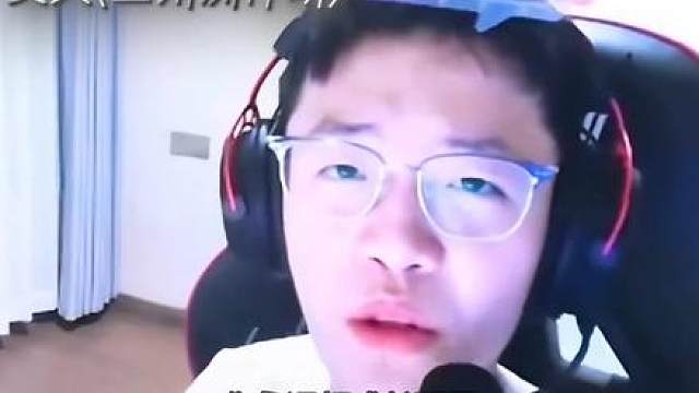 每次砸锅卖铁起好装备带你打 而你呢…仓库价值比我多三倍六套爆仓却还要起四套凑战备进