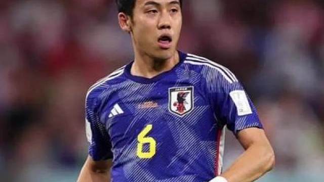 日本队噩耗不断，远藤航伤退，固执的森保一代价惨重？