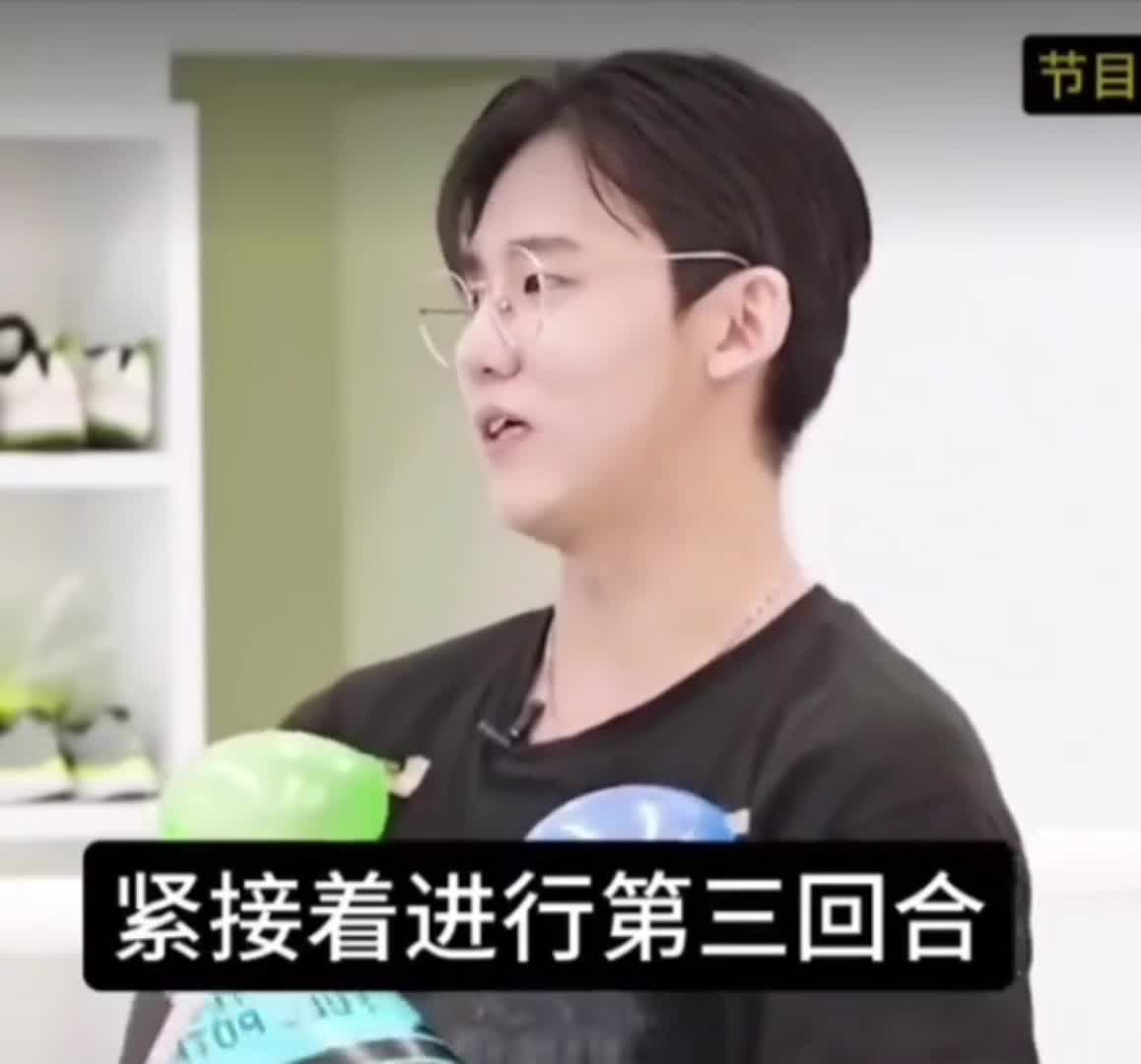 男生都看不到前面了
