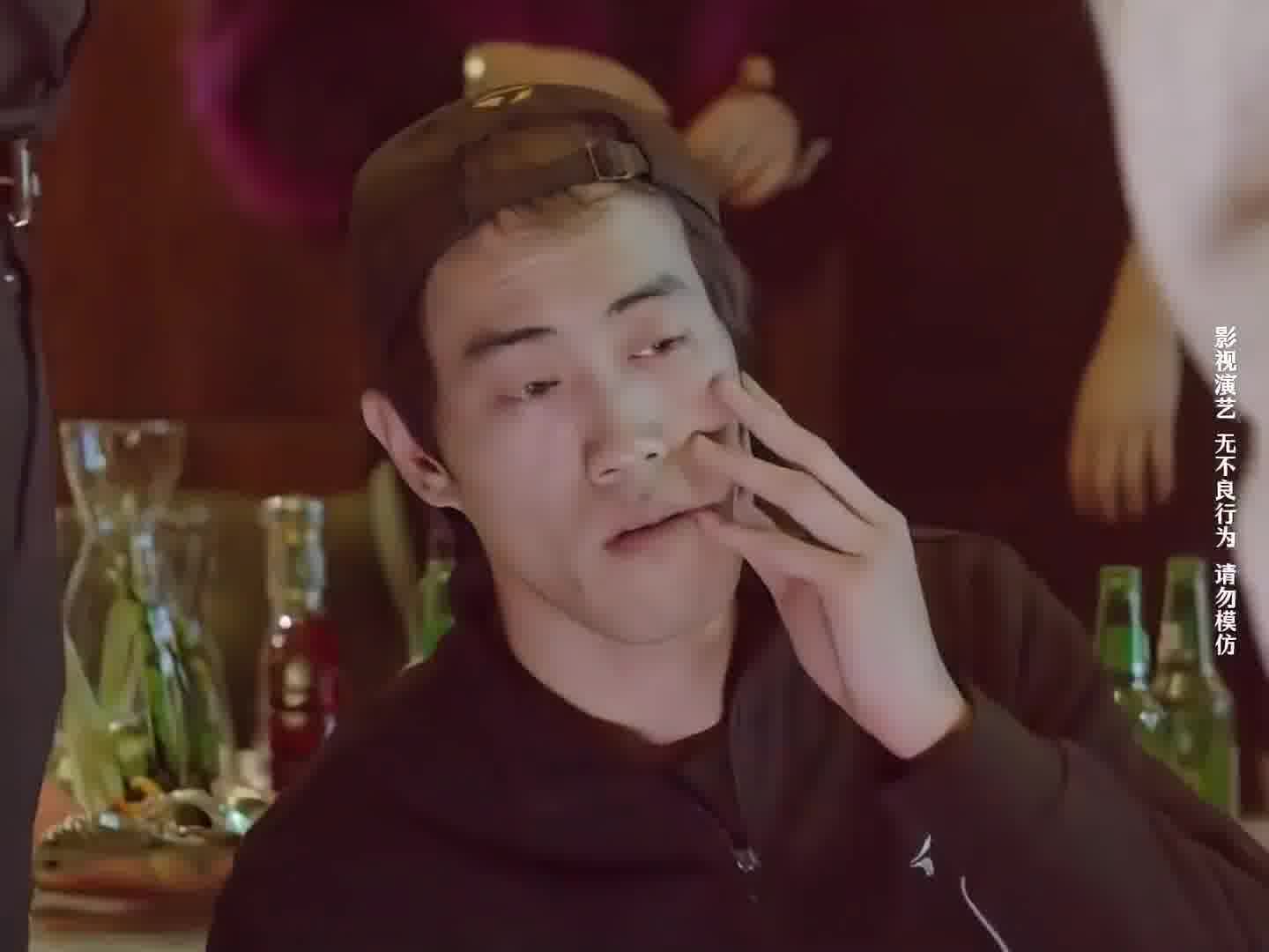 姐 我也欠揍 你也揍揍我吧哈