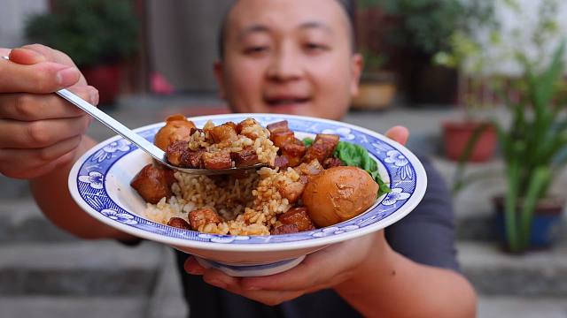 卤肉饭升级版“可乐卤肉饭”，连吃3碗不过瘾