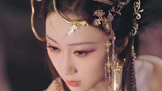 收服女帝美杜莎我无敌