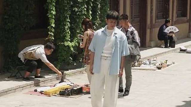 医院昏迷之际得逍遥散人传承，傻子觉醒神瞳透视，逆天改命归来