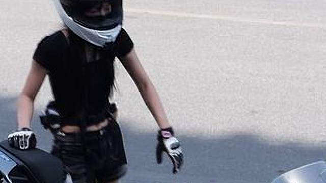 哈喽呦 被我迷住了吗