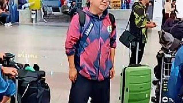中国足球小将抵达巴西，开启新的挑战