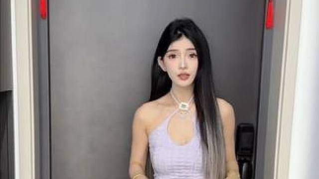 她到底干啥去的