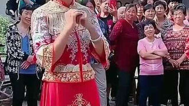 咱小杨季后赛首胜恭喜开拓者扳平马刺!