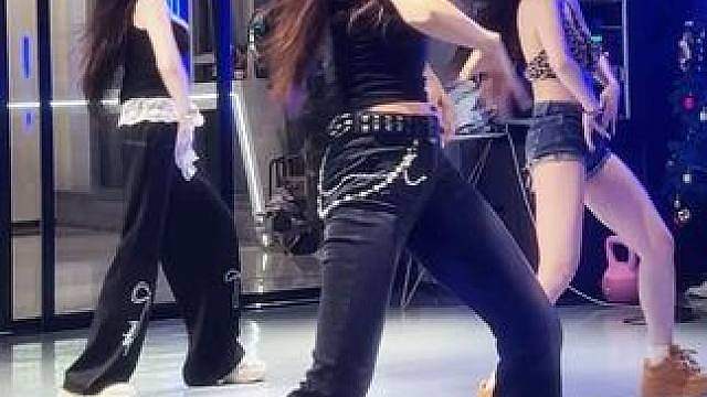 喜欢坏女人是吧 那我只能本色出演了