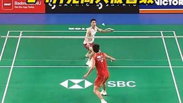 董天尧鏖战三局2-1击败周天成，晋级男单八强。