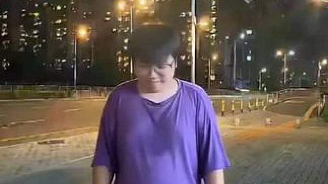 伦敦又是自己一个人吗枪？