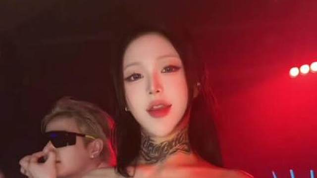 买球赢了两波 祝你们也发发发
