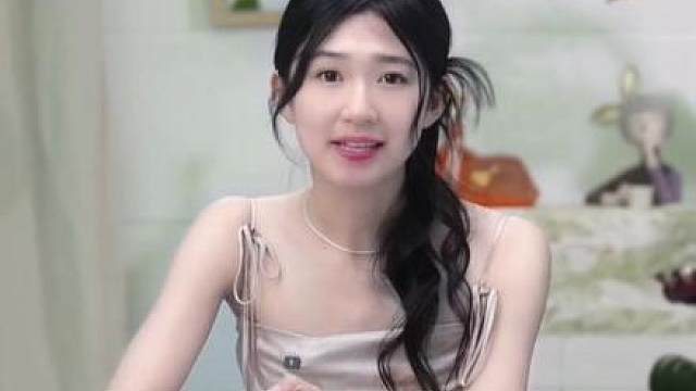深度解析黄子韬直播力挺ZmjjKK——不只是"追星"，是本土电竞的破圈时刻！
无畏契约全球赛期间，黄子韬直播怒怼外队赛后鞭尸行为，高呼"你面对的是2024年冠军EDG！ZmjjKK是我们CN赛区的王牌，不许轻视！"全程护短式应援引爆热搜。
