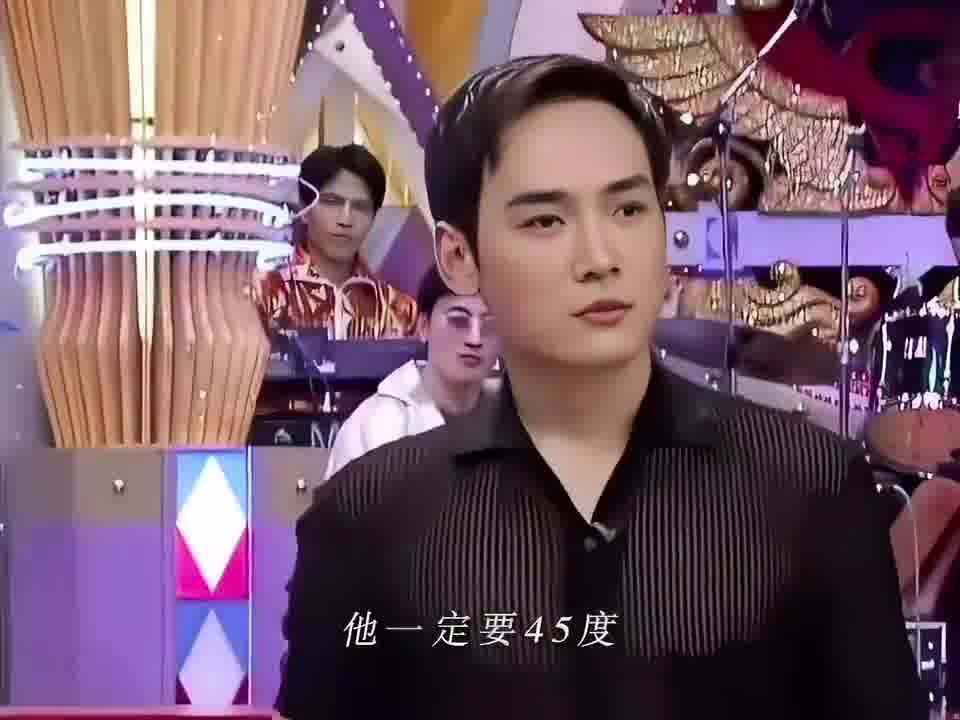 光一个出场动作，就够内娱鲜肉学一辈子了