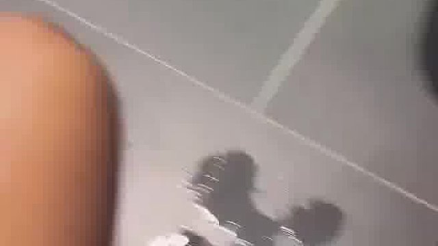 上班哪来的水渍啊