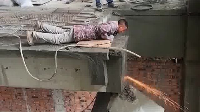 割掉的混凝土，果然艺高人胆大