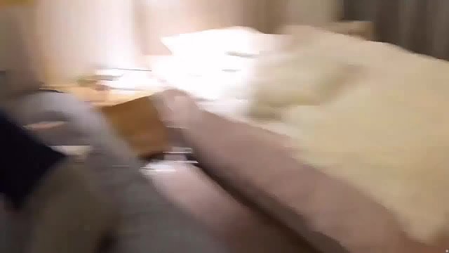 【小小小酷哥】小酷让妹子趴在床上脑子已经想出画面了