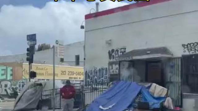 美国底层真实生活，市中心的贫民窟，随处可见的零元购，满地的针头和如同丧尸般的瘾君子，处处充满着枪击事件和危险，这还是你向往世界强国吗？
