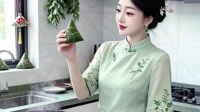 粽叶飘香，阳光普照，锣鼓震耳，好事成双。祝你端午佳节，粽子香甜，好运不断，事事顺心！