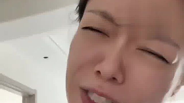 女子体虚买红参补，直接放嘴里一片干嚼后亢奋不已