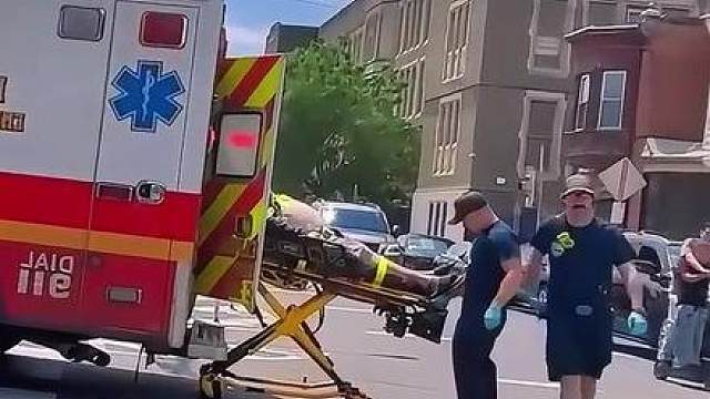美国街头：上车了，每日一抬，这次是一个大块头流浪汉