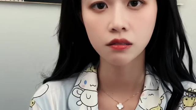 趁我外出，女朋友打扮这么漂亮要去干什么