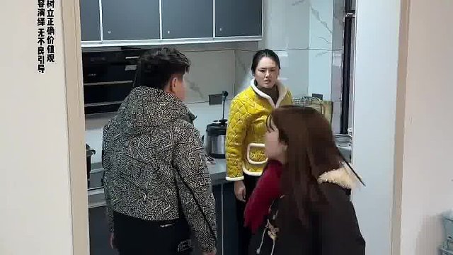婆婆和儿媳妇吵架，婆婆扬言：让儿子再找个，一样可以生儿子！儿子无奈喊话：我又不跟你过，你不懂吗？