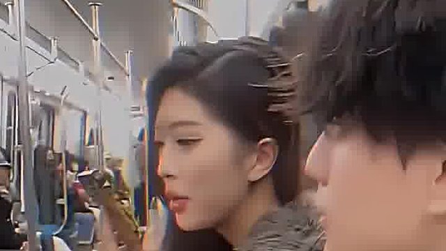 小伙子很是无奈