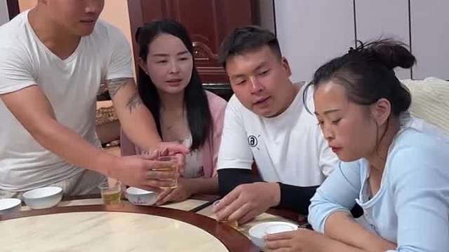 亲戚也好 朋友也罢 只要你穷了 这就是现实