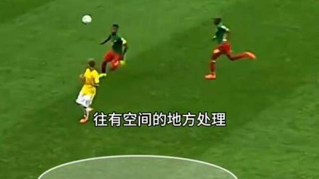 千万不要激怒沉睡的内马尔，因为下一秒他就会把你秀翻在地