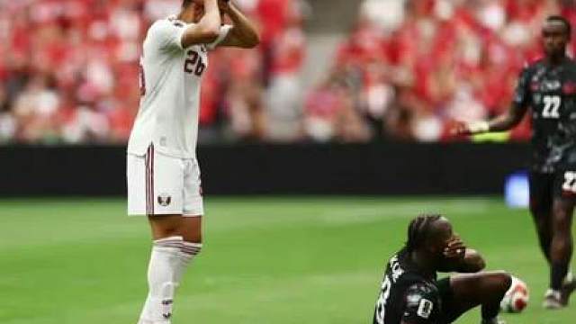 加拿大球员科内重伤下场，卡塔尔0-6惨败“输球又输人”