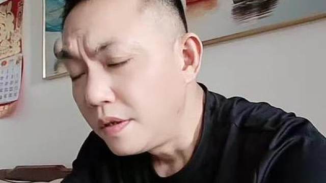 加拿大球员科内重伤被抬出场
