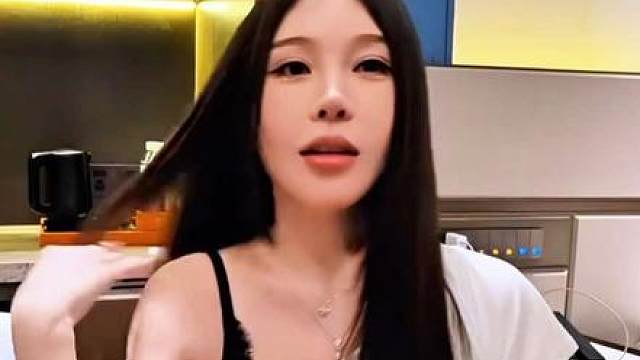 真正的爱情是相互从容，相互理解，而不是相互约束