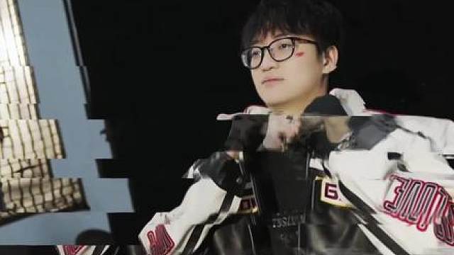 他是EDG里挨骂最多的人，伦敦大师赛他却挺身而出为队伍兜底