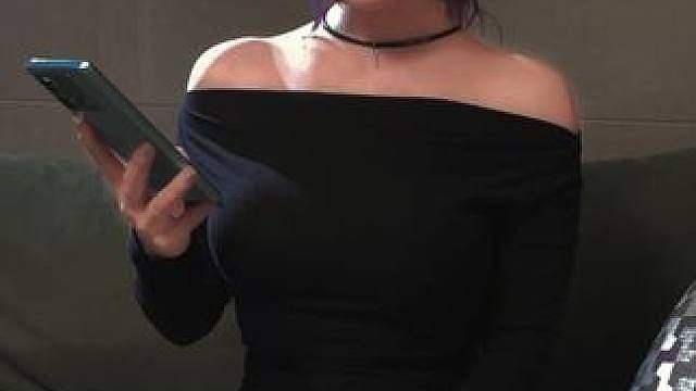 你敢和我对视3秒以上吗