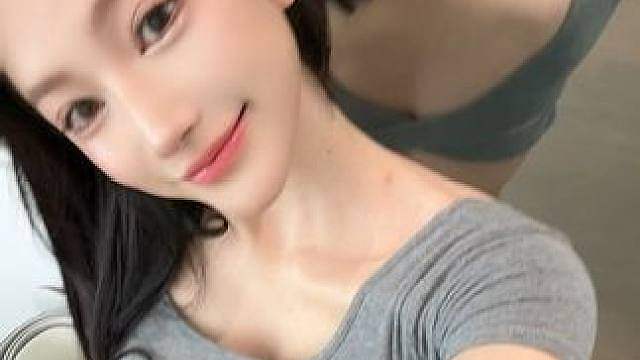 紧身牛仔裤搭配